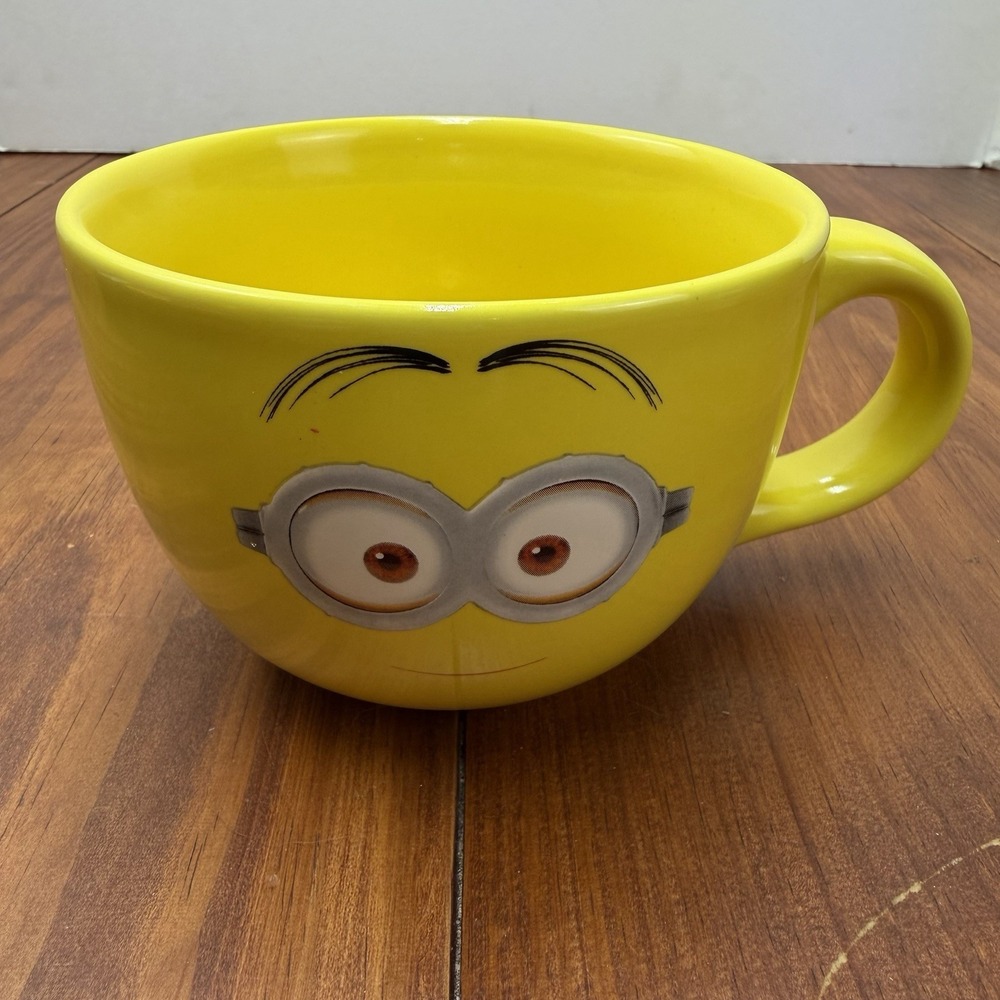 DESPICABLE ME Minion 24 oz  Mug/Soup Universal Studios Giant Size Ceramic Cup